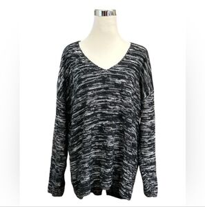 Women's Black and White Sweater
